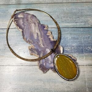 Elegant Gold Pendant with Rhinestone Necklace.